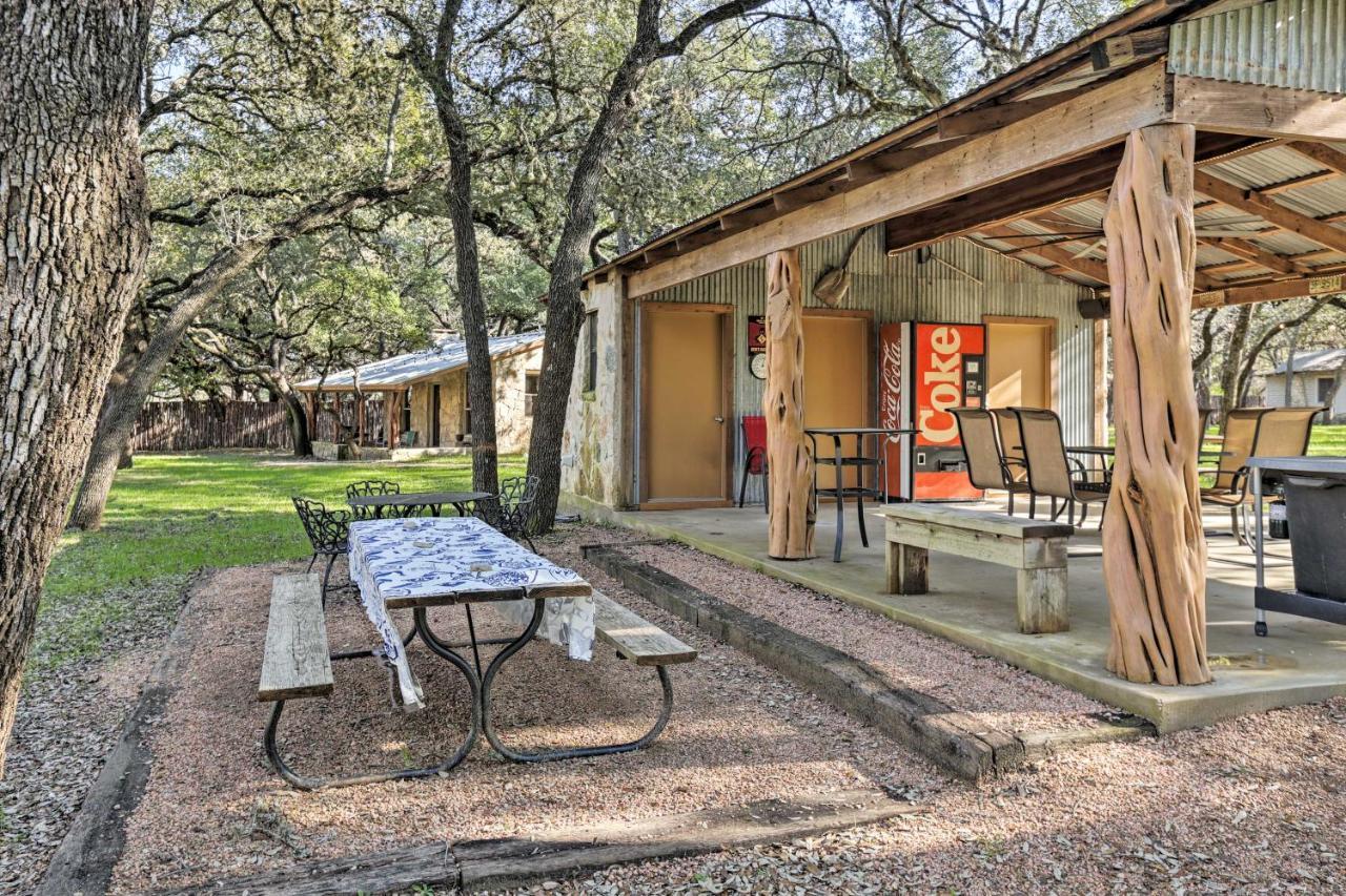 Blanco Riverfront Historic Home, 3 Mi To Downtown! Exterior foto